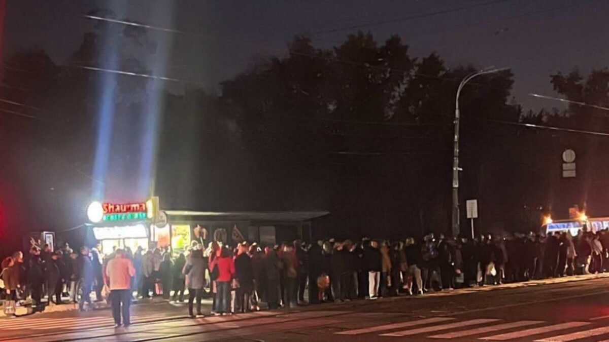 Транспортний колапс у Києві: які зміни в русі метро та наземного транспорту