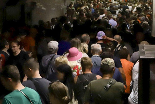 У Києві обмежено рух потягів метро: деталі та наслідки