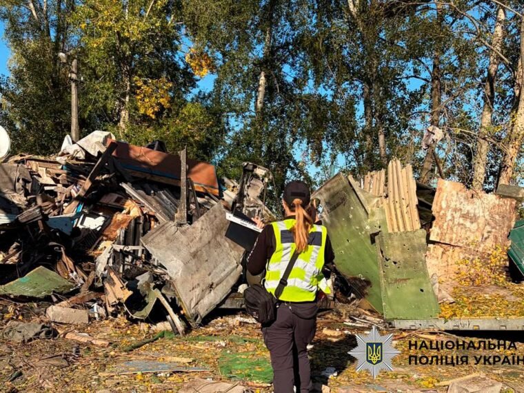 Ворожа атака на Київ: поранені та пошкодження в трьох районах