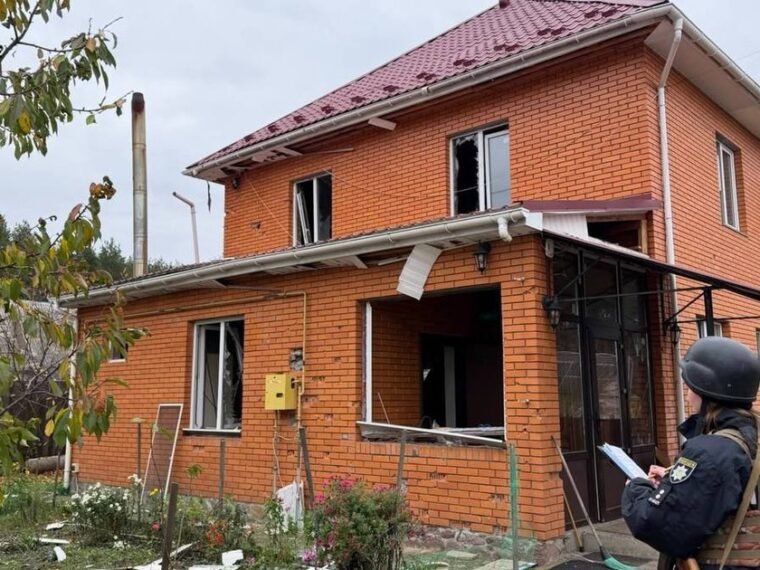 Наслідки російських атак на Київщину та Київ: пошкодження і поранені