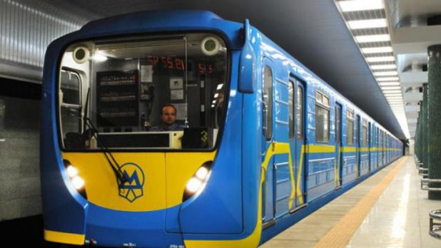 Київське метро: рух зеленою лінією відновлено між «Осокорками» та «Червоним хутором»