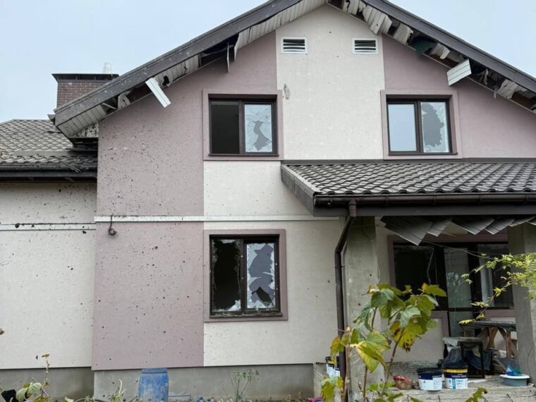 У Борщагівці пошкоджено будинки уламками БпЛА: деталі та компенсація