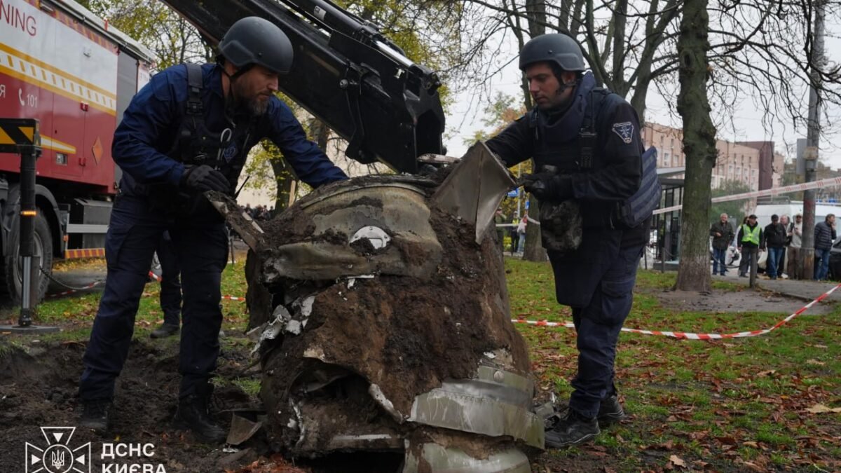 У Києві вилучили залишки російської ракети: ДСНС нагадує про безпеку