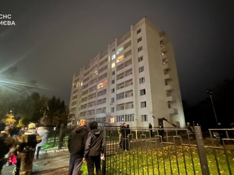 Ракетна атака на Київ: які пошкодження зафіксовано в студмістечку та біля «Ашану»
