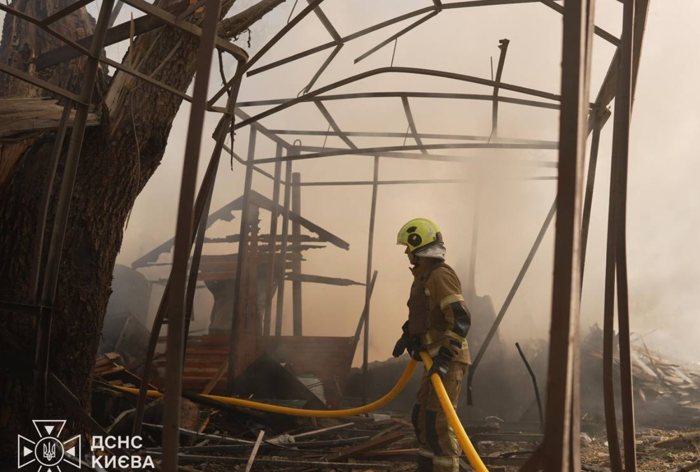 Пожежа на Оболоні: є постраждалі після вибуху
