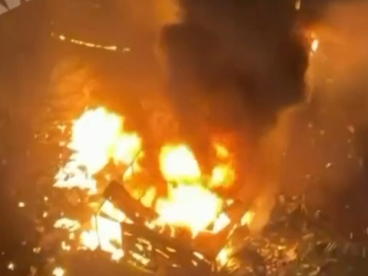 Дрон влучив у багатоповерхівку в Дарницькому районі: загинула жінка та є постраждалі